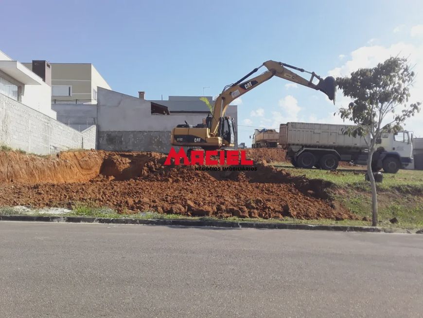 Terreno Condomínio em Caçapava