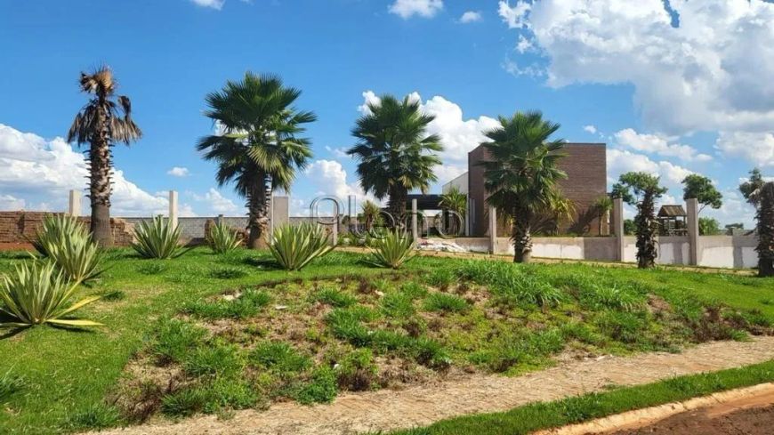 Terreno à venda com 320 m² no Portoville Parque Betel Residencial, Paulínia.