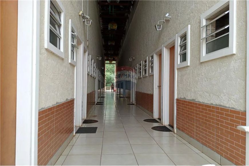 Prédio á venda com 30 kitnetes e 2 casas em Paulínia/SP.