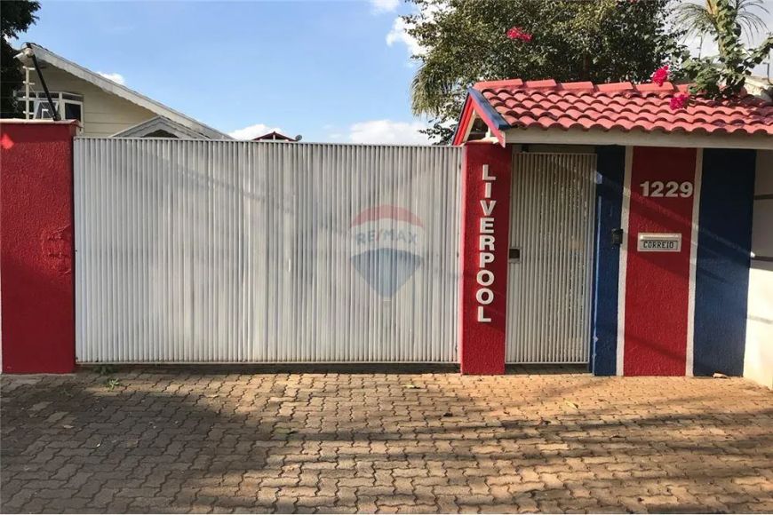 Prédio á venda com 30 kitnetes e 2 casas em Paulínia/SP.