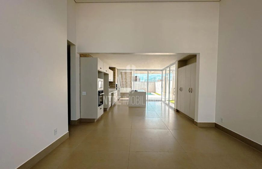 Oportunidade Casa Térrea no Santorini - 4 suites com piscina