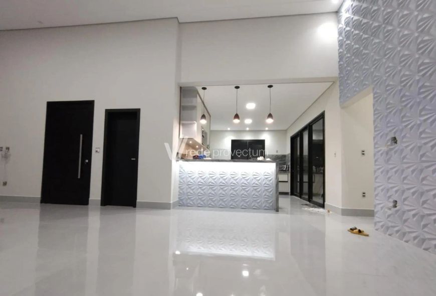 Casa à VENDA no bairro Parque Bom Retiro, na cidade de Paulínia. Com 242m² .