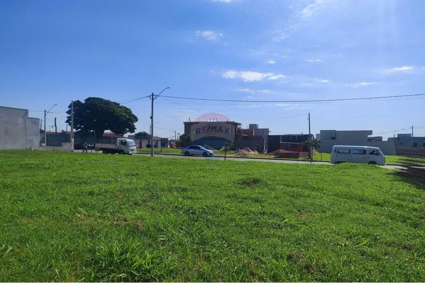 Terreno à venda com 217m² no Condomínio Residencial dos Lírios em Paulínia/SP.
