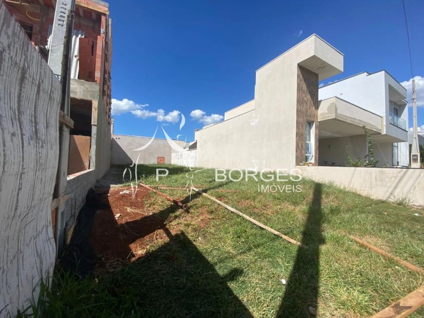 Terreno à venda no Cond Terras da estância-Vila Monte Alegre-Paulínia