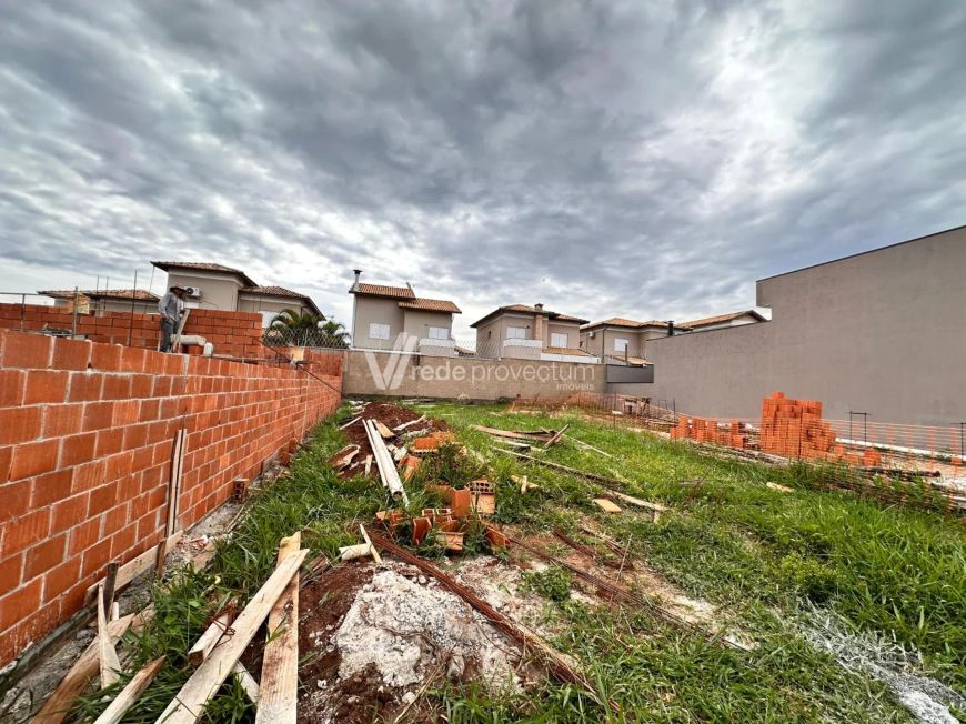 Terreno a venda no Condomínio Jardim dos Lírios em Paulinia