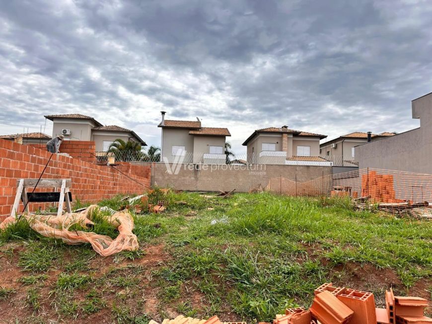 Terreno a venda no Condomínio Jardim dos Lírios em Paulinia