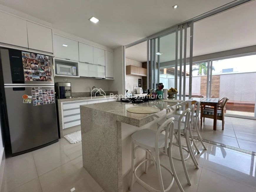 Casa térrea à Venda com 03 suítes, no Condomínio Reserva Real, no bairro Parque Brasil 500, em Paulí