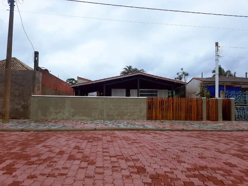 Casa para Venda em Itanhaém, Suarão, 4 dormitórios, 1 suíte, 2 banheiros, 3 vagas