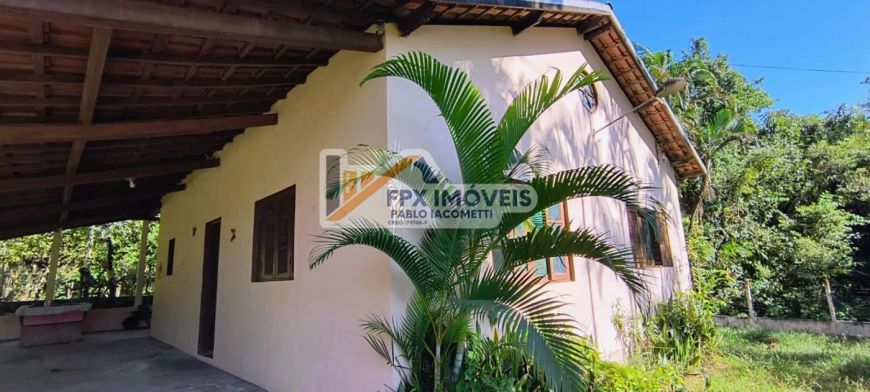 Chácara a venda com 2 quartos e piscina em Jardim Aguapeu - Itanhaém - SP