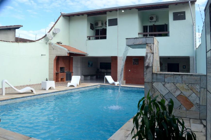 Sobrado para venda com 5 quartos, sendo 5 suítes, 258m²