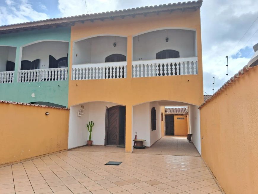 Casa para venda com 3 quartos em Parque Augustus - Itanhaém - SP