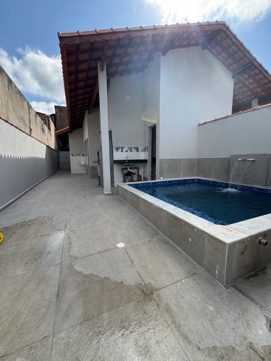 Casa para Venda no bairro Vila Loty, localizado na cidade de Itanhaém / SP.