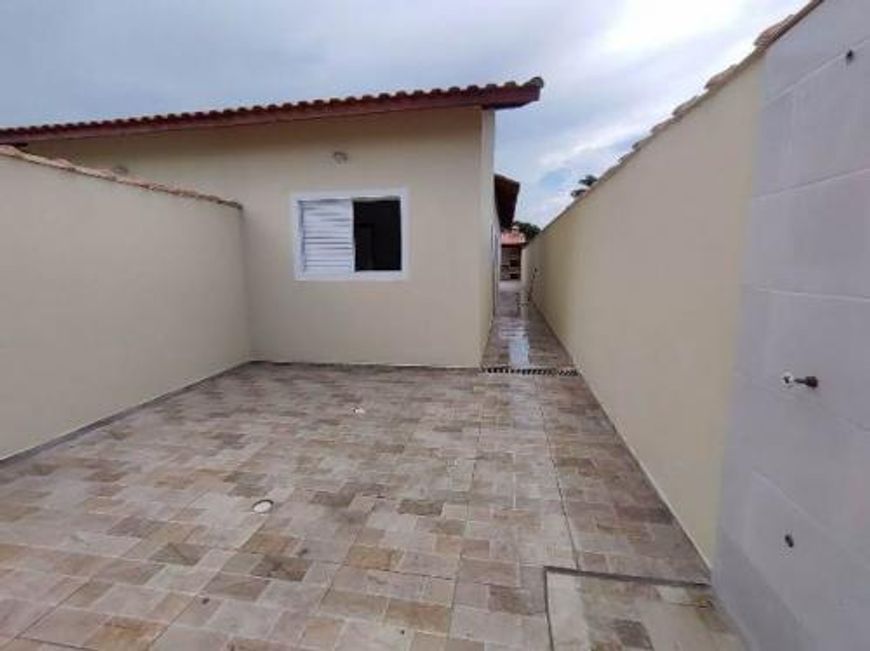 VENDE-SE CASA LADO PRAIA COM 2 QUARTOS NO BAIRRO SÃO FERNANDO EM ITANHAEM
