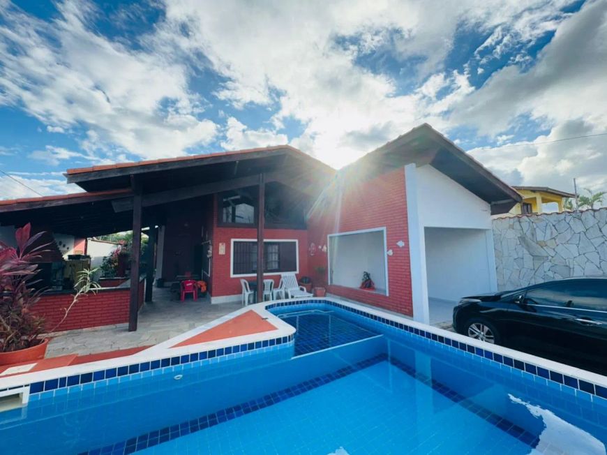 Imóvel para venda com 3 quartos, piscina e um excelente espaço gourmet- Itanhaém - SP