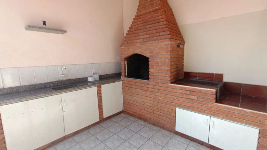 CASA COM 03 DORMITÓRIOS EM ITANHAÉM-SP LOCALIZADO NO BAIRRO CALIFÓRNIA