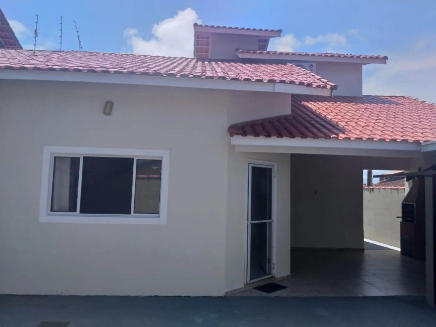 No Grandesp, Itanhaém: Casa à Venda em Bairro Calmo e Ideal para Você!