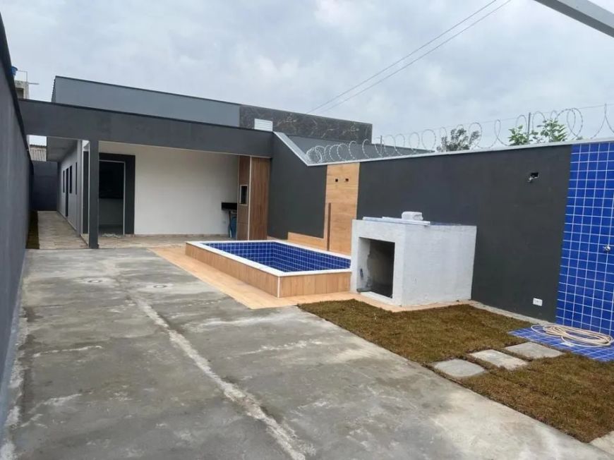 Casa a venda no bairro Grandesp, Itanhaém-SP