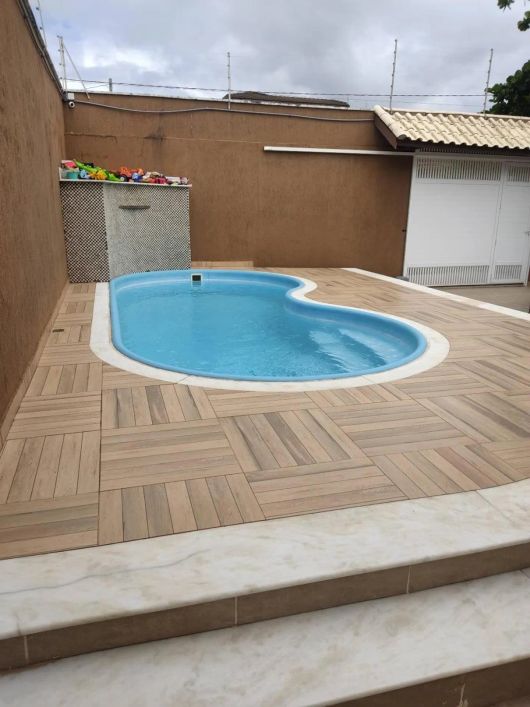 SOBRADO COM PISCINA EM ITANHAÉM/SP LOCALIZADO NO BAIRRO GAIVOTA LADO PRAIA