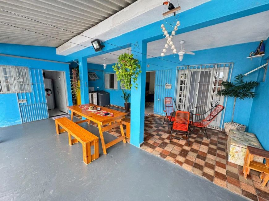CASA COM 2 SUÍTES EM ITANHAÉM-SP LOCALIZADA NO JARDIM ITAPEL