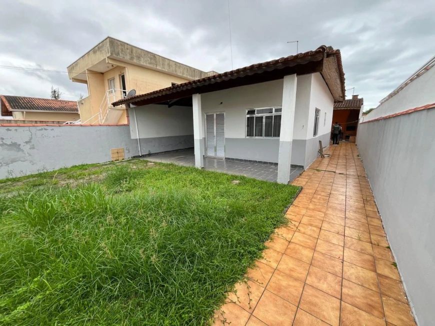Imóvel para venda possui 75 metros quadrados com 3 quartos em Bopiranga - Itanhaém - SP