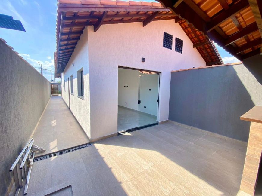 CASA GEMINADA LADO PRAIA COM CHURRASQUEIRA EM ITANHAÉM-SP LOCALIZADA NO BAIRRO TUPY