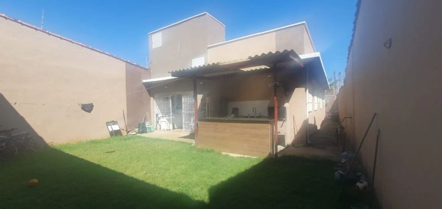 Casa para venda com 250m², 3 vagas