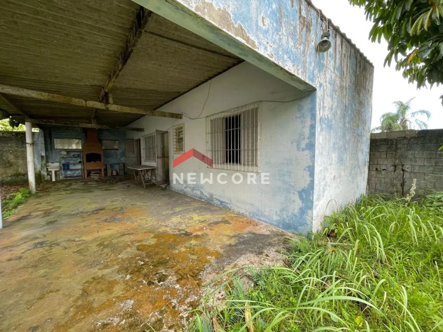 Casa em Rua Alcides Mendes Gonçalves - Jamaica (Praia) - Itanhaém/SP