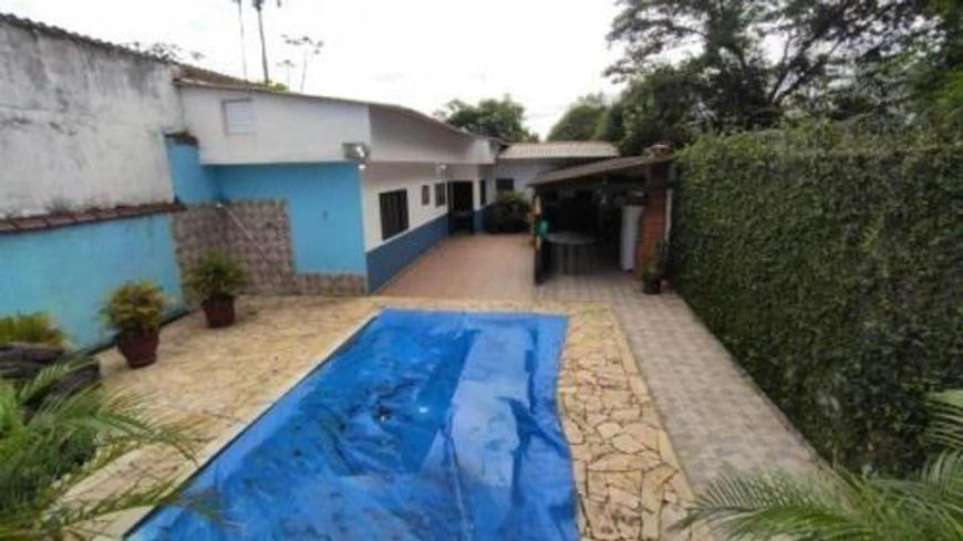 CASA COM PISCINA EM ITANHAÉ/SP LOCALIZADA NO BAIRRO CORONEL