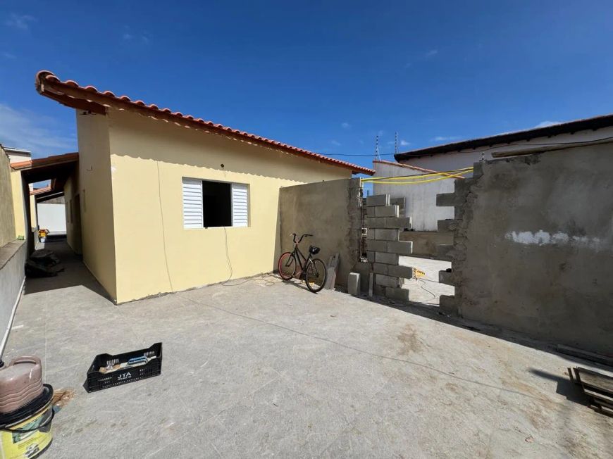 Casa para Venda em Itanhaém, Cidade Anchieta, 2 dormitórios, 1 suíte, 1 banheiro, 4 vagas