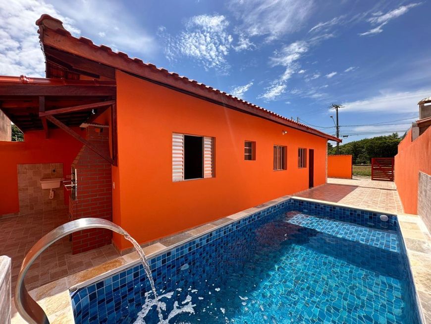 Casa para venda tem 52 metros quadrados com 2 quartos em Jardim Palmeiras - Itanhaém - SP