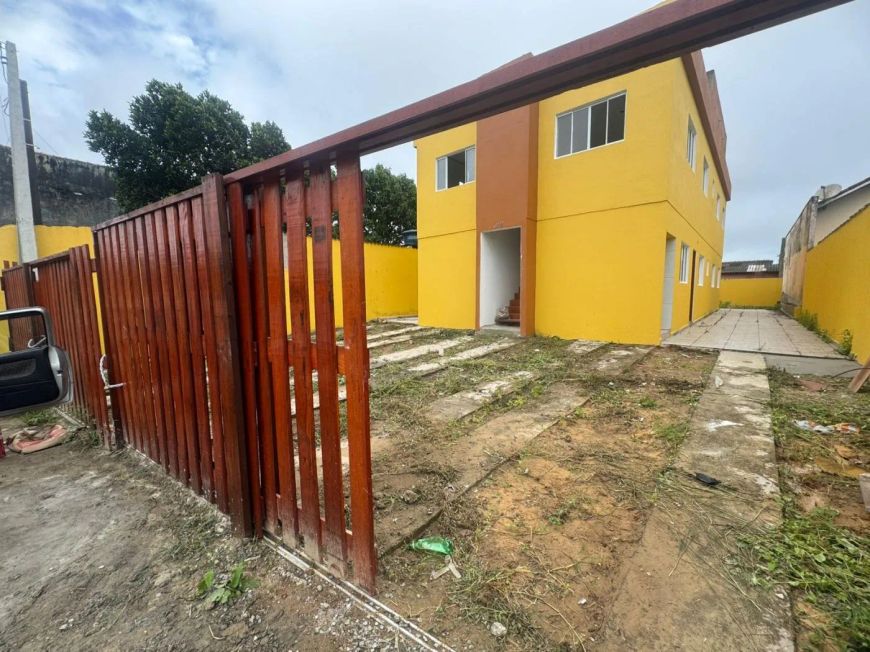 Casa à venda no bairro Sabaúna, em Itanhaém/SP.