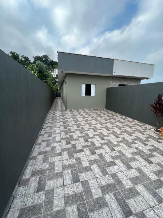 Casa para venda tem 64 metros quadrados com 2 quartos em Santa Terezinha - Itanhaém - SP