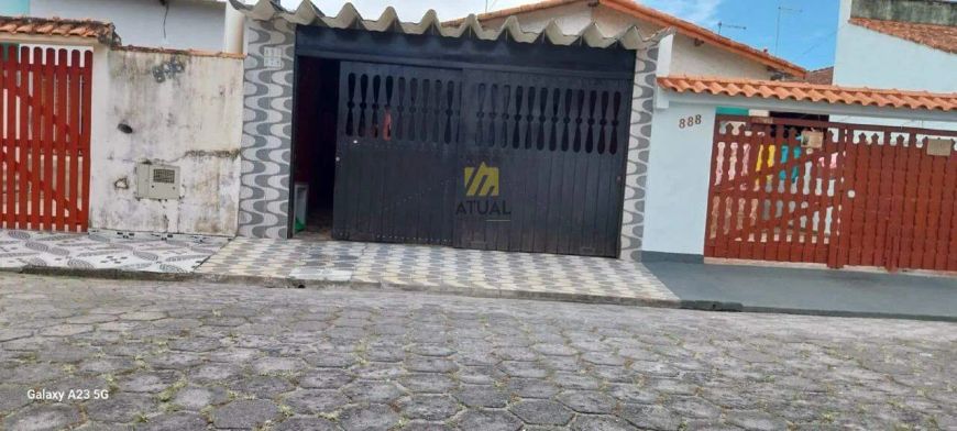 Casa à venda com 2 dormitórios e vagas em Itanhaém