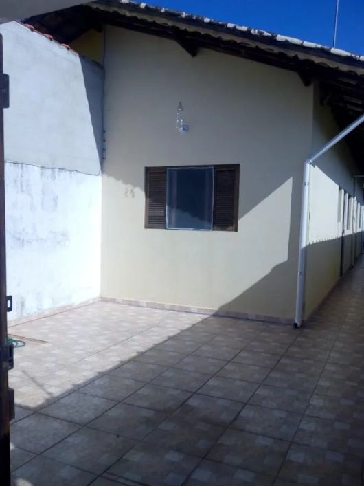 Casa para Venda em Itanhaém, Jardim Magalhães, 2 dormitórios, 1 banheiro, 2 vagas
