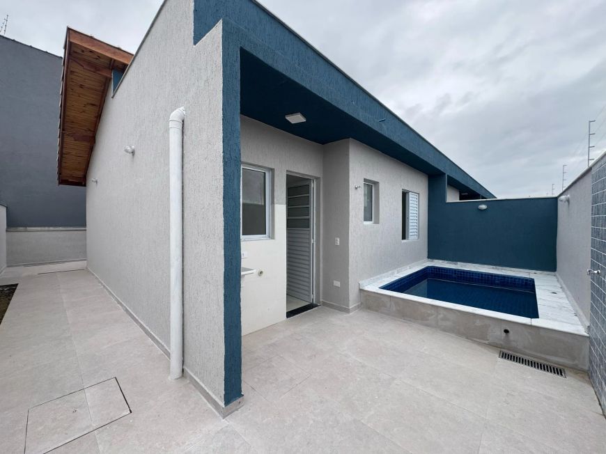 Casa em condomínio a venda possui 47 metros quadrados com 2 quartos em Cibratel II - Itanhaém - SP