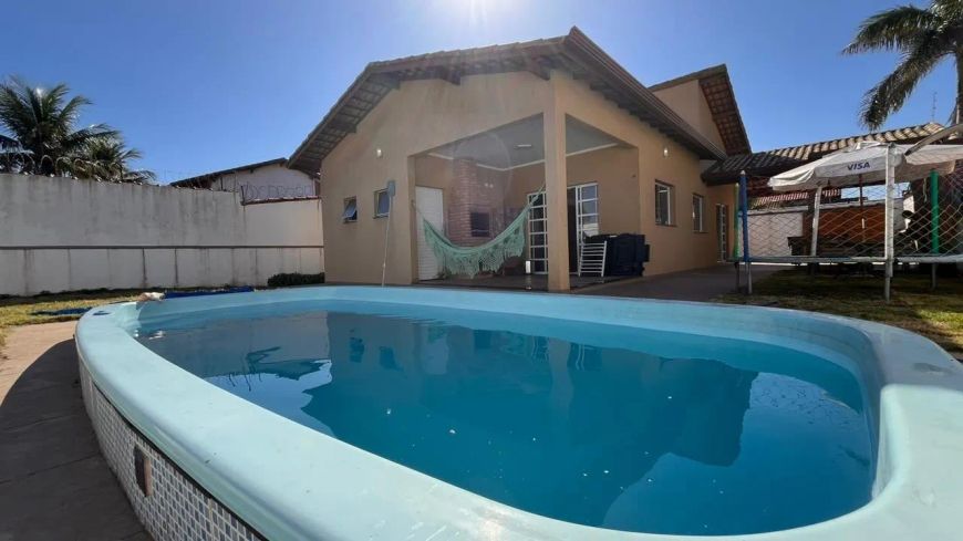 CASA COM PISCINA EM ITANHAÉM-SP LOCALIZADA NO BAIRRO PARQUE AUGUSTUS