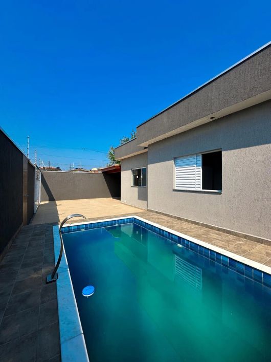 Casa com piscina à venda em Itanhaém