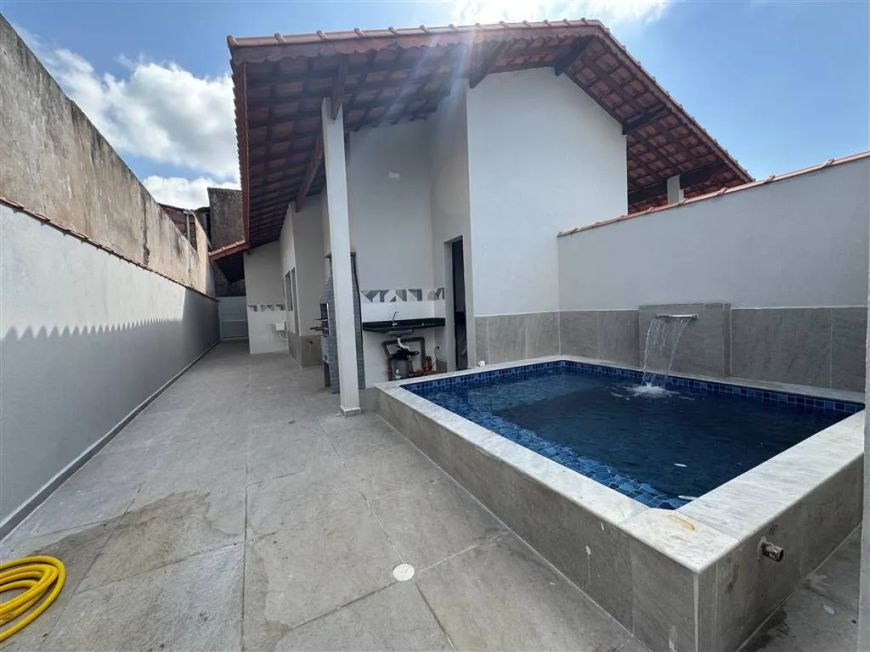 Casa a venda 2 quartos no Balneário Loty Itanhaem