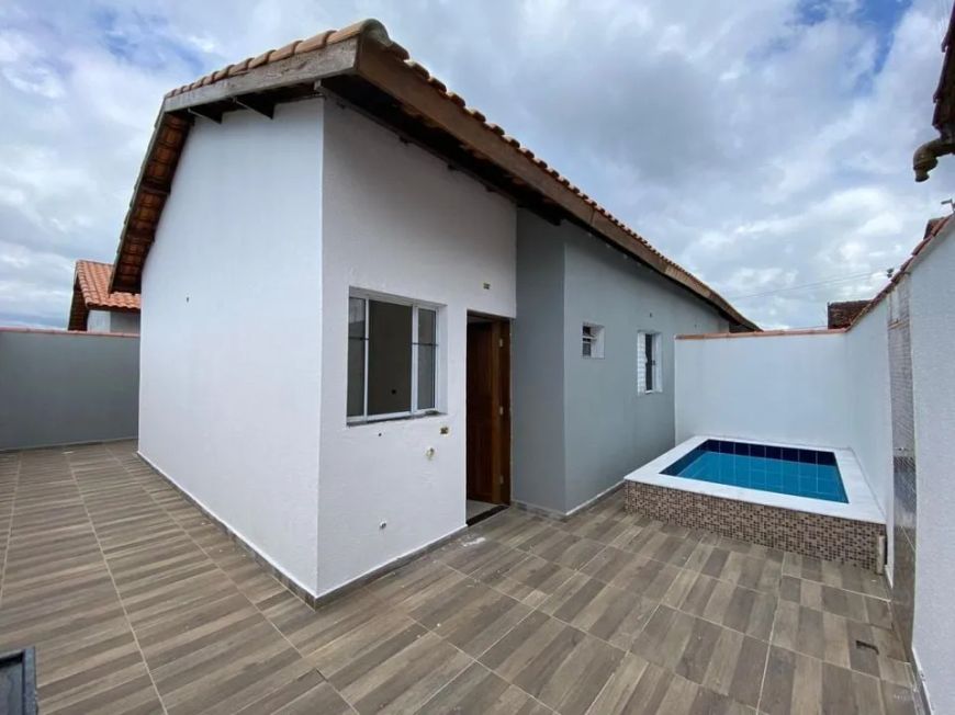 Casa à venda com piscina no bairro Cibratel II - Itanhaém - SP