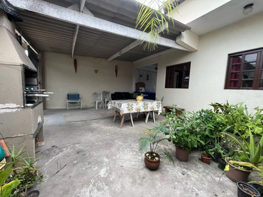 Sua Casa no Litoral: Conforto e Tradição em Itanhaém!