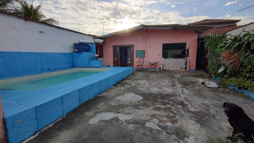 Casa para venda possui 60 metros quadrados com 2 quartos em Balneário Gaivota - Itanhaém - SP