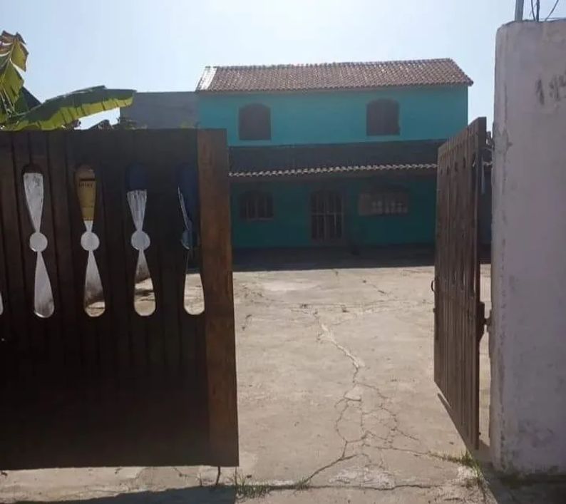 Viva com Qualidade em Itanhaém: Casa à Venda em Região Tranquila!