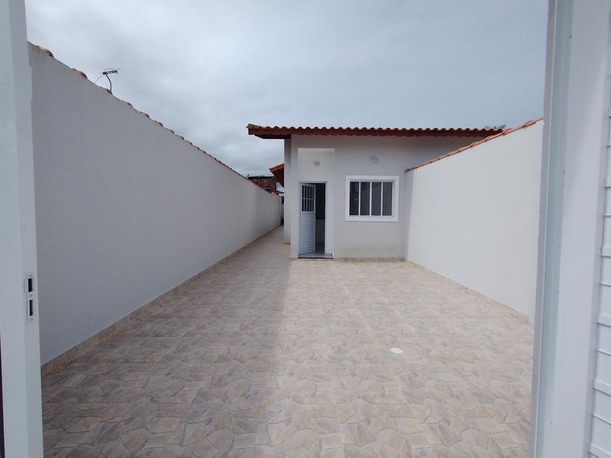 Casa para venda tem 62 metros quadrados com 2 quartos em Balneário Gaivota - Itanhaém - SP