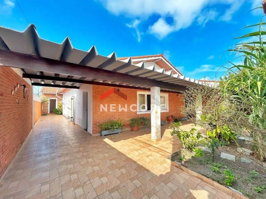 Casa em Rua Pedro Alexandrino - Belas Artes - Itanhaém/SP