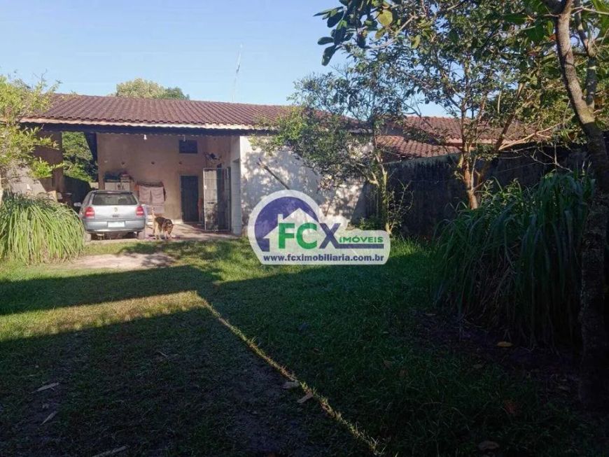 Venda de Casa em Itanhaém: Localização Privilegiada e Ambiente Aconchegante!