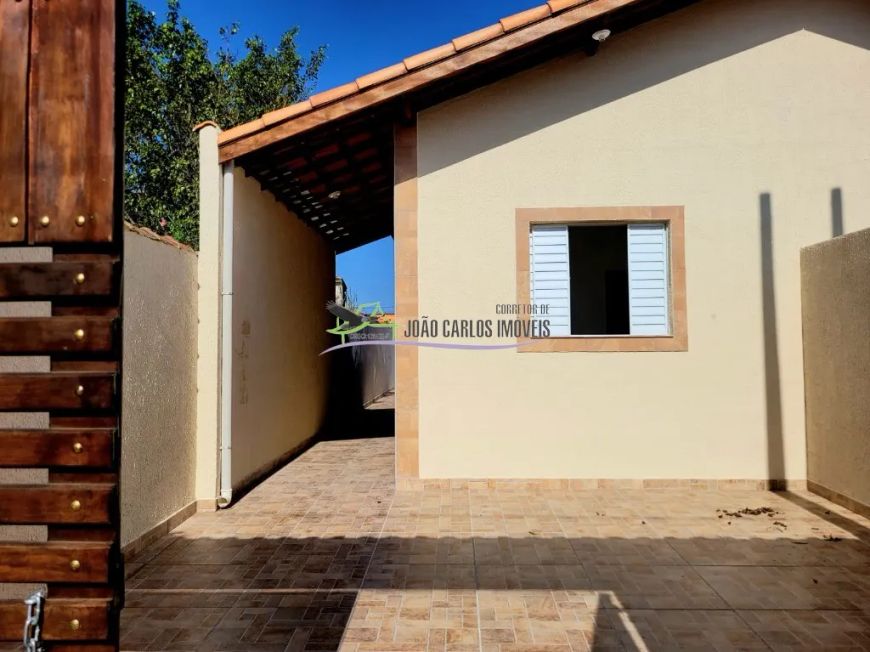 Casa à venda em Itanhanhaém com 56m² e 2 dormitórios!