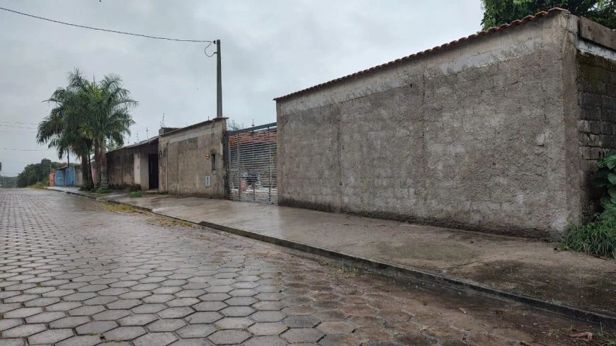 Terreno para venda possui 1000 metros quadrados em Jardim Umuarama - Itanhaém - SP