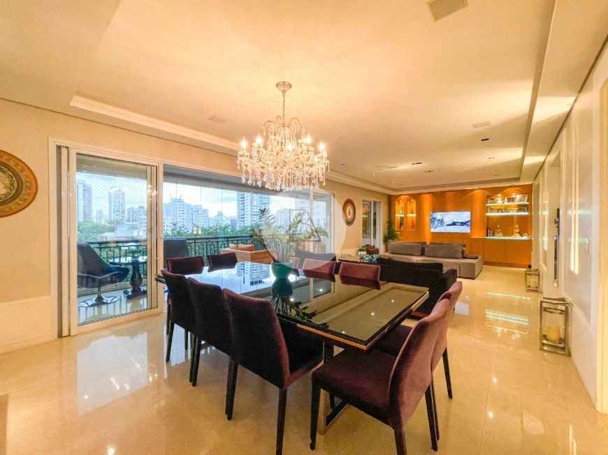 Maravilhoso Apartamento com 251mts , 03 suites e 04 vagas de garagem .