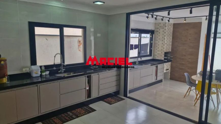 uma exelente casa em um condominio de luxo entre caçapava e sj dos campos