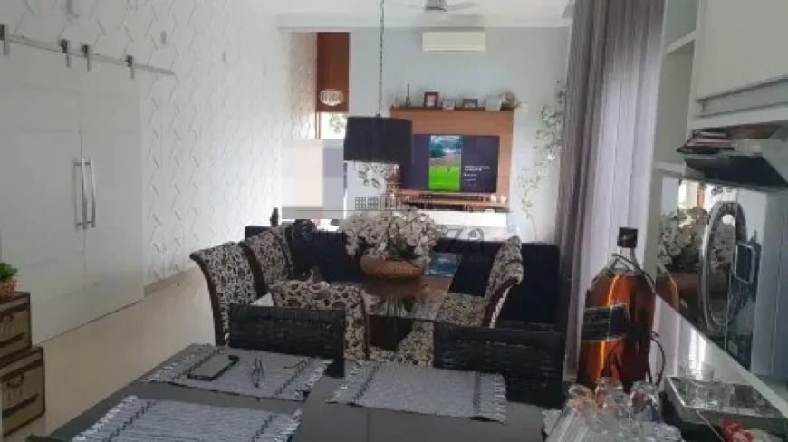 Oportunidade - Casa em Condomínio - Caçapava - Condomínio Terras do Vale - 3 Suítes - 160m².